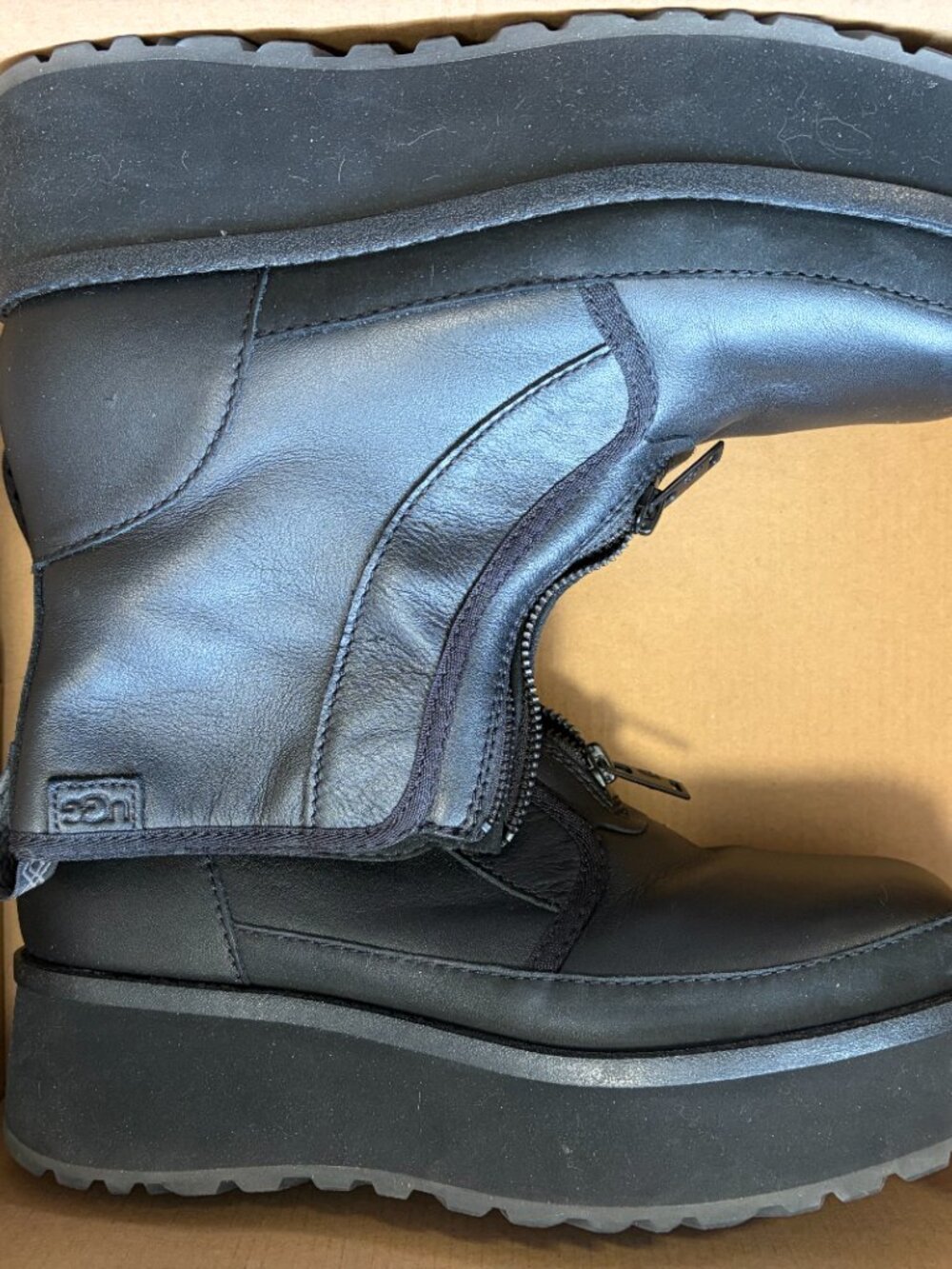 UGG WOMEN'S CITYFUNC ZIP-SIZE 8.5, NEVER WORN! - Picture 4 of 5